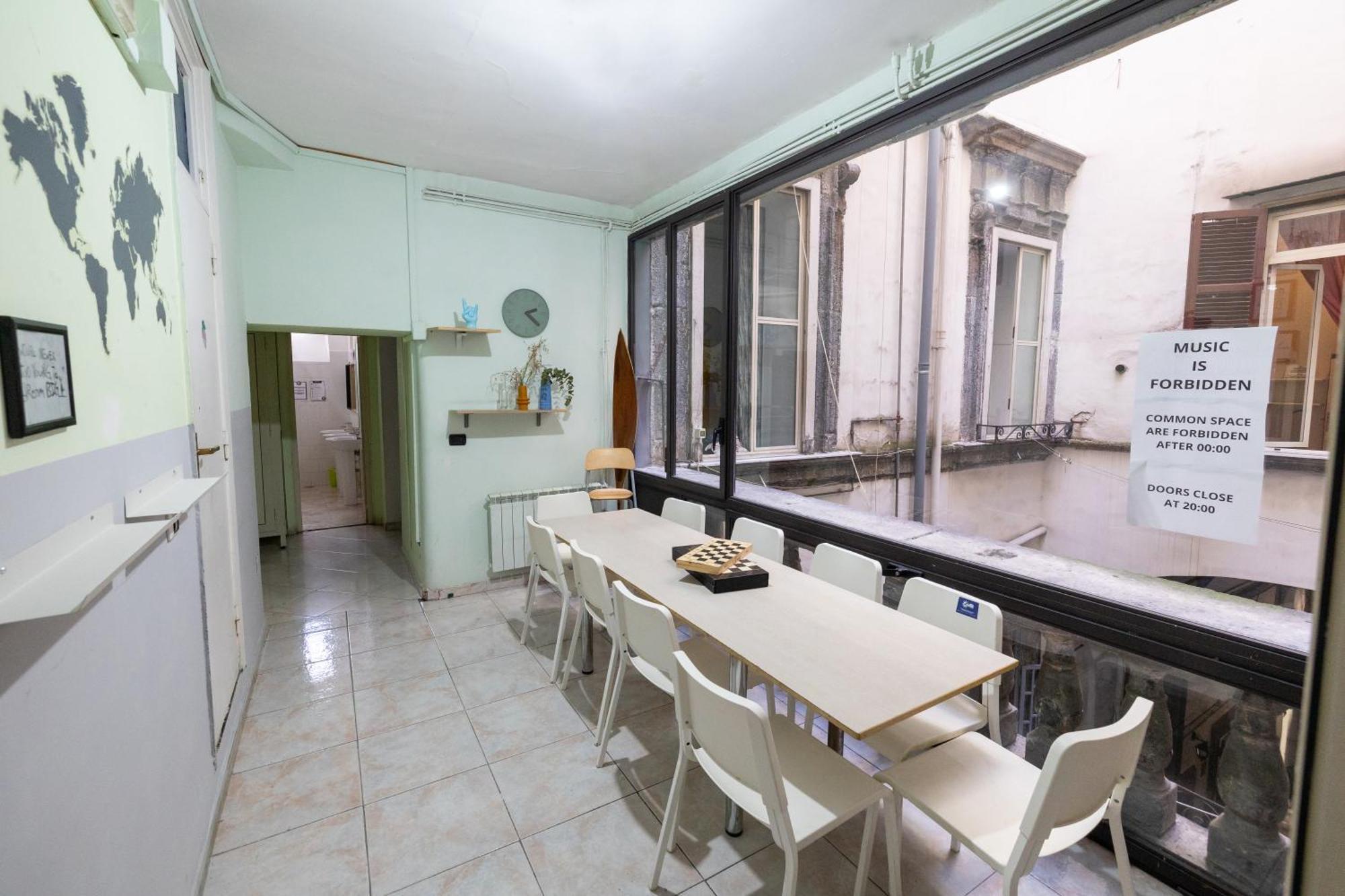 Pizza Hostel